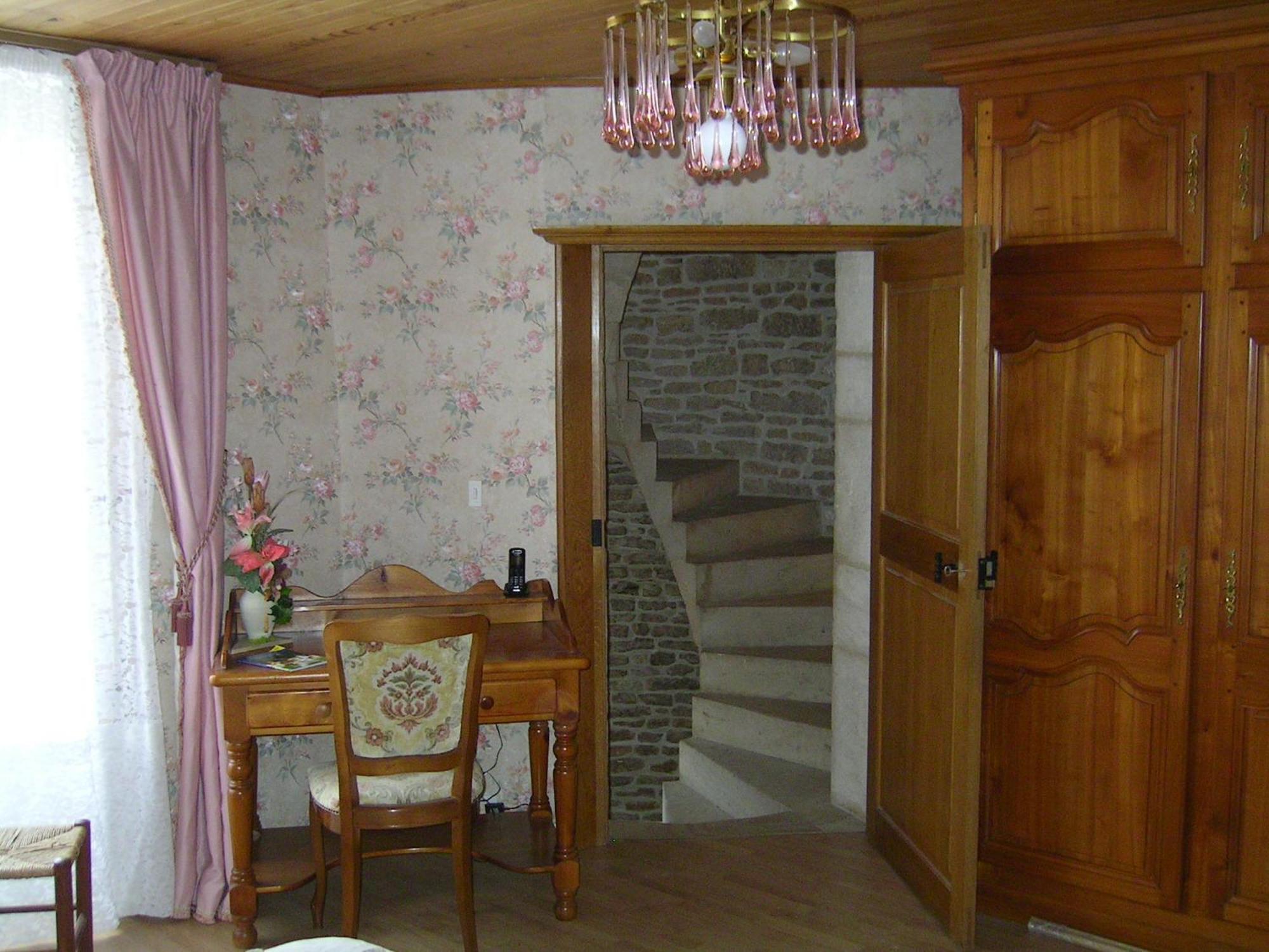 Le Puits Fortifie Salives Экстерьер фото