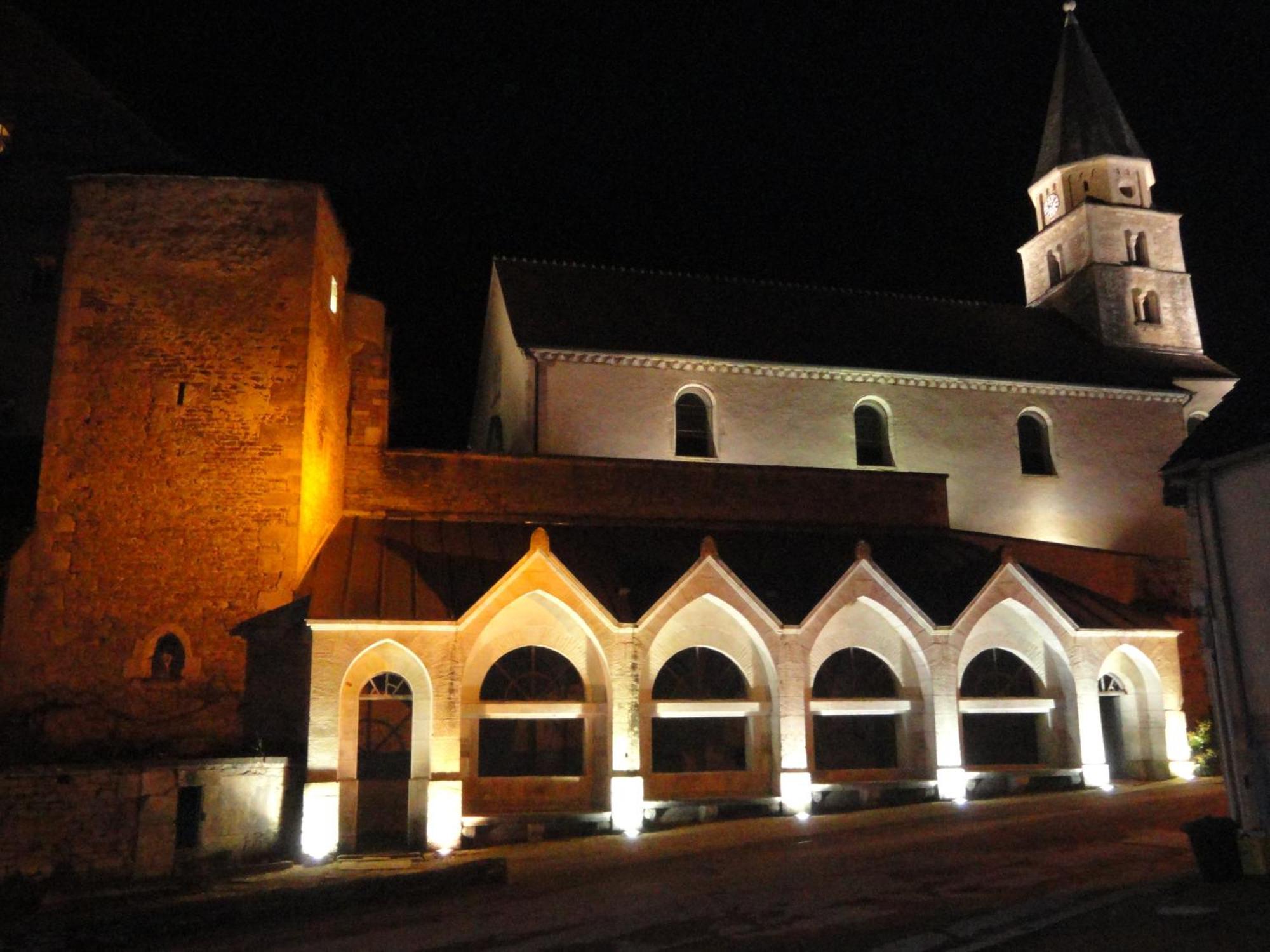 Le Puits Fortifie Salives Экстерьер фото