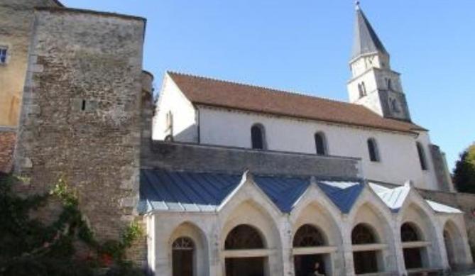 Le Puits Fortifie Salives Экстерьер фото